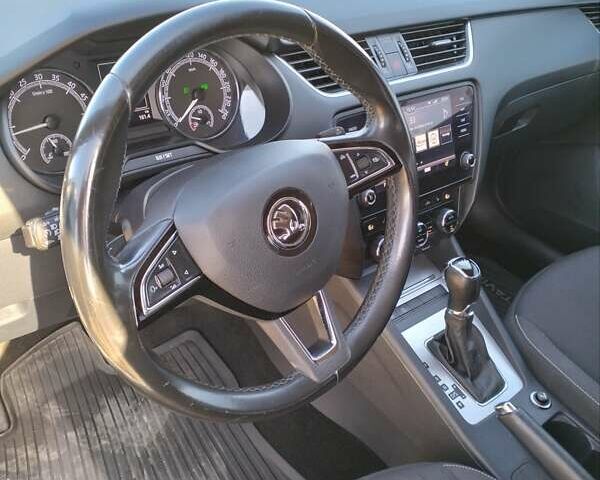 Білий Шкода Октавія, об'ємом двигуна 1.6 л та пробігом 216 тис. км за 14500 $, фото 9 на Automoto.ua
