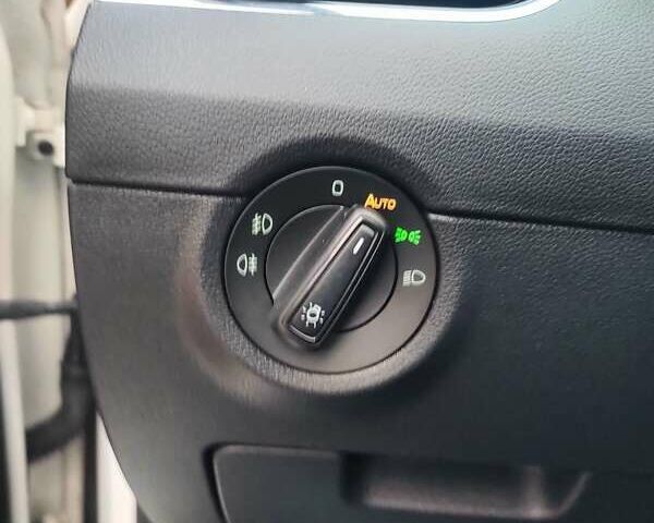 Белый Шкода Октавия, объемом двигателя 2 л и пробегом 271 тыс. км за 14399 $, фото 32 на Automoto.ua