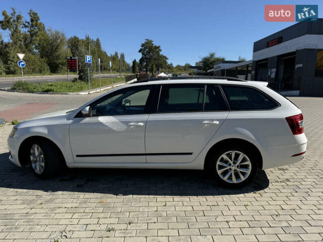 Шкода Октавия 2018 в Ровно на Automoto.ua Белый Шкода Октавия, объемом двигателя 1.6 л и пробегом 196 тыс. км за 14300 $, фото 2 на Automoto.ua