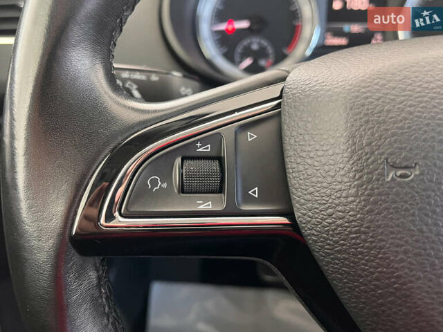 Белый Шкода Октавия, объемом двигателя 1.6 л и пробегом 209 тыс. км за 15950 $, фото 10 на Automoto.ua