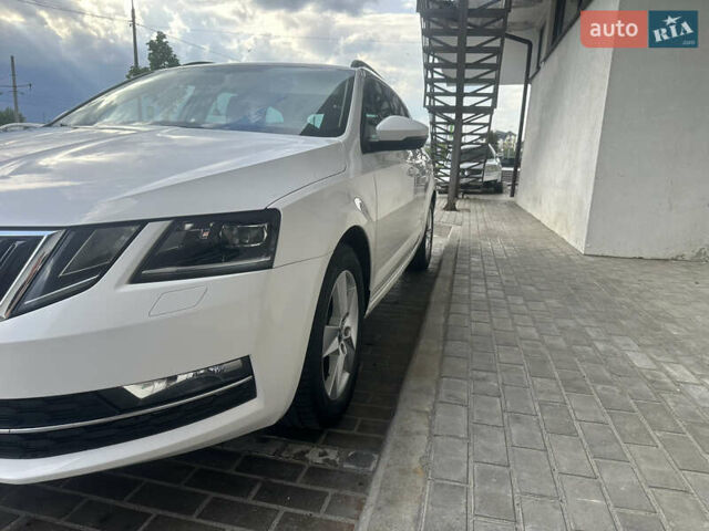 Шкода Октавия 2018 в Львове на Automoto.ua Белый Шкода Октавия, объемом двигателя 1.97 л и пробегом 198 тыс. км за 13600 $, фото 38 на Automoto.ua