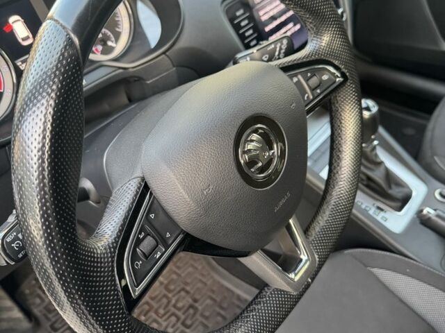 Белый Шкода Октавия, объемом двигателя 1.8 л и пробегом 130 тыс. км за 16150 $, фото 7 на Automoto.ua