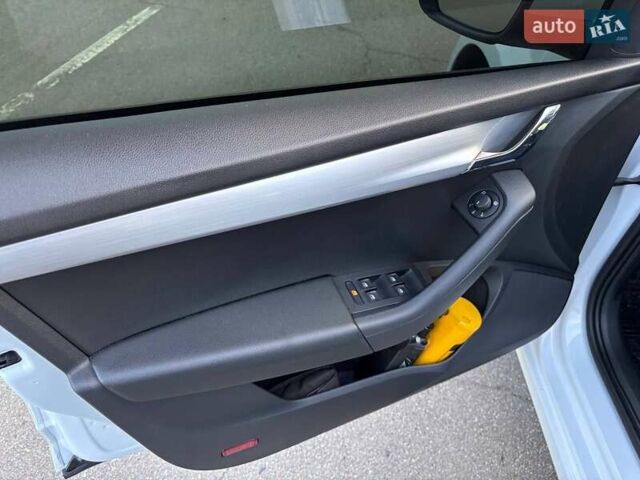 Шкода Октавия 2018 в Киеве на Automoto.ua Белый Шкода Октавия, объемом двигателя 1.6 л и пробегом 206 тыс. км за 14600 $, фото 45 на Automoto.ua