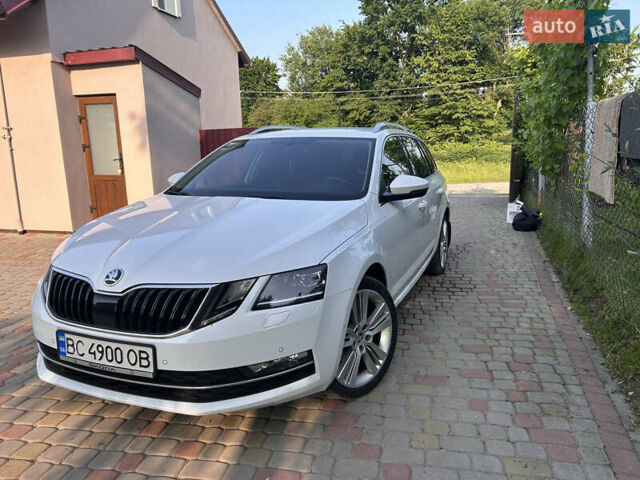 Белый Шкода Октавия, объемом двигателя 1.6 л и пробегом 239 тыс. км за 15000 $, фото 6 на Automoto.ua