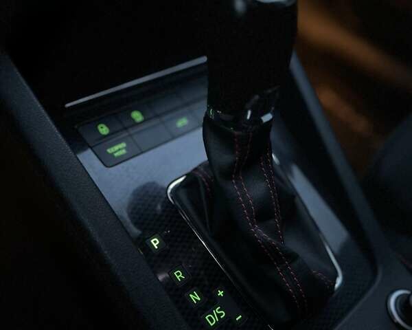 Белый Шкода Октавия, объемом двигателя 1.97 л и пробегом 260 тыс. км за 17900 $, фото 18 на Automoto.ua