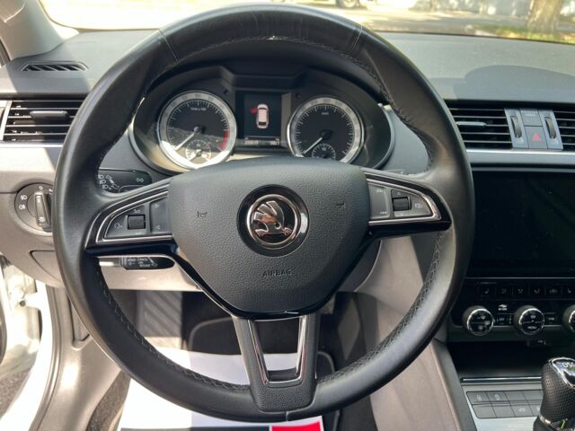 Белый Шкода Октавия, объемом двигателя 2 л и пробегом 209 тыс. км за 16990 $, фото 22 на Automoto.ua