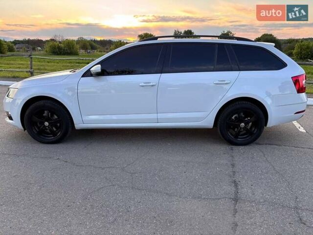 Шкода Октавия 2018 в Киеве на Automoto.ua Белый Шкода Октавия, объемом двигателя 1.6 л и пробегом 206 тыс. км за 14600 $, фото 6 на Automoto.ua
