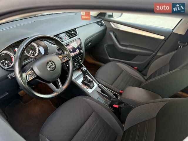 Белый Шкода Октавия, объемом двигателя 1.97 л и пробегом 236 тыс. км за 15700 $, фото 9 на Automoto.ua