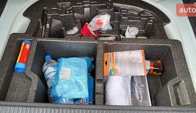 Белый Шкода Октавия, объемом двигателя 1.97 л и пробегом 241 тыс. км за 18950 $, фото 18 на Automoto.ua