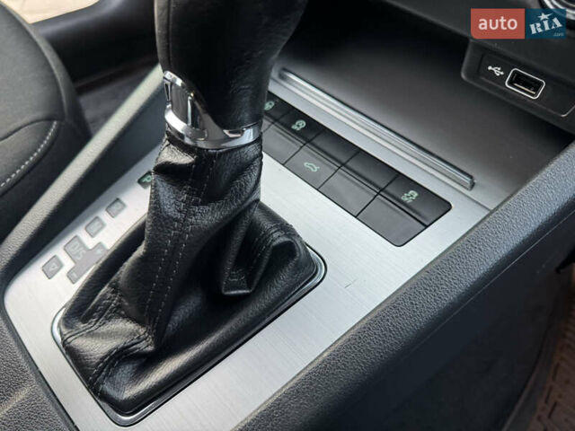 Білий Шкода Октавія, об'ємом двигуна 2 л та пробігом 210 тис. км за 16400 $, фото 41 на Automoto.ua