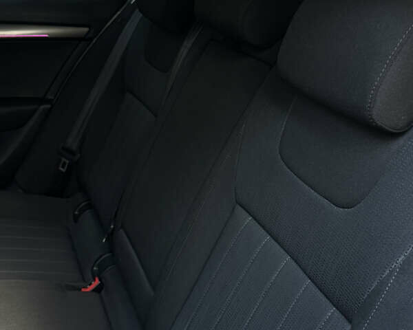 Білий Шкода Октавія, об'ємом двигуна 1.6 л та пробігом 301 тис. км за 13500 $, фото 13 на Automoto.ua