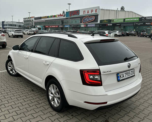Белый Шкода Октавия, объемом двигателя 1.97 л и пробегом 250 тыс. км за 14500 $, фото 3 на Automoto.ua