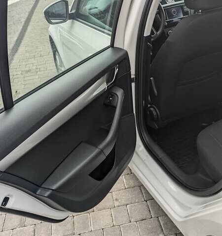 Белый Шкода Октавия, объемом двигателя 1.6 л и пробегом 250 тыс. км за 11900 $, фото 20 на Automoto.ua