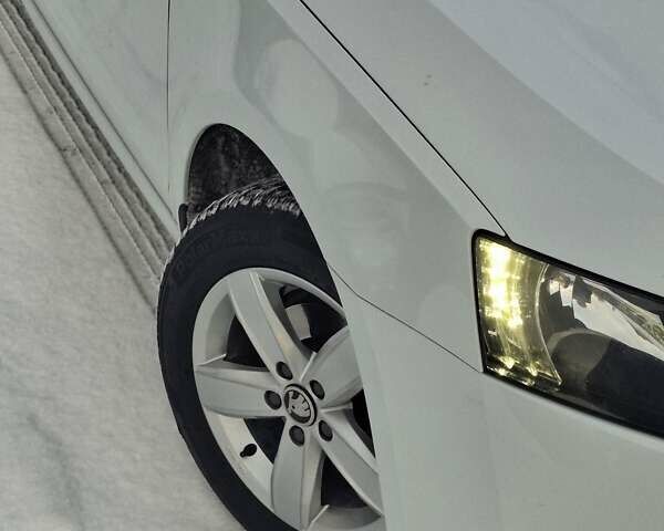 Белый Шкода Октавия, объемом двигателя 1.6 л и пробегом 240 тыс. км за 14100 $, фото 2 на Automoto.ua