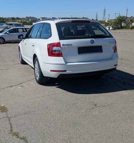 Білий Шкода Октавія, об'ємом двигуна 1.6 л та пробігом 250 тис. км за 11500 $, фото 7 на Automoto.ua