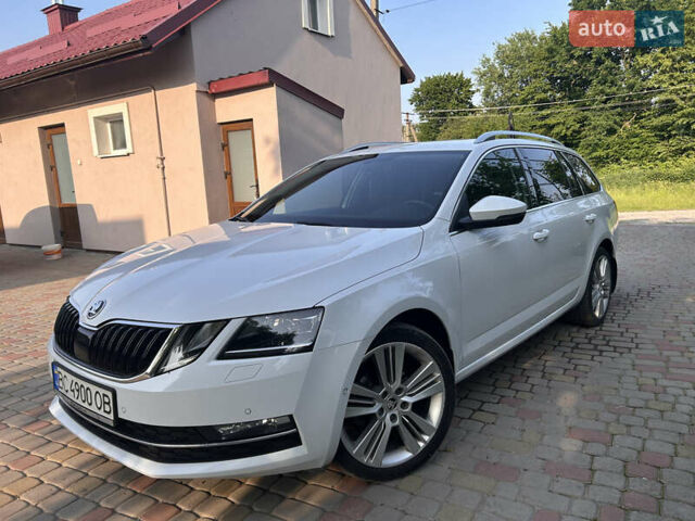 Белый Шкода Октавия, объемом двигателя 1.6 л и пробегом 239 тыс. км за 15000 $, фото 5 на Automoto.ua