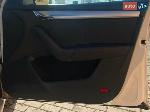 Білий Шкода Октавія, об'ємом двигуна 1.97 л та пробігом 210 тис. км за 14500 $, фото 19 на Automoto.ua