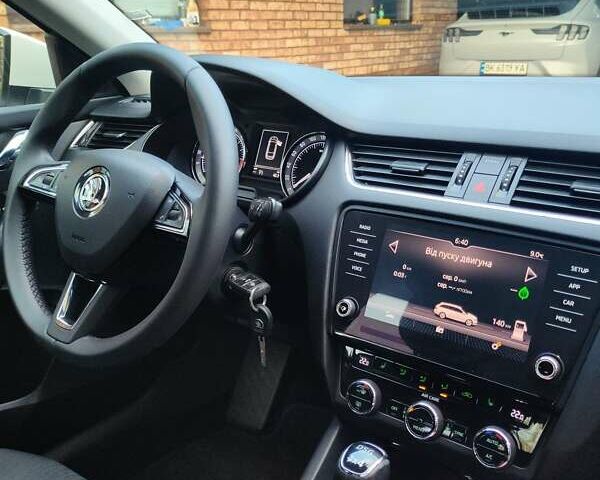 Белый Шкода Октавия, объемом двигателя 2 л и пробегом 271 тыс. км за 14399 $, фото 13 на Automoto.ua