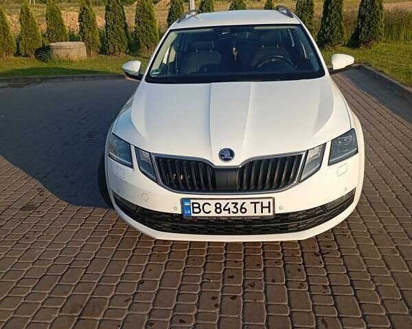 Білий Шкода Октавія, об'ємом двигуна 1.6 л та пробігом 223 тис. км за 15950 $, фото 18 на Automoto.ua