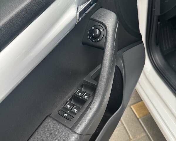 Білий Шкода Октавія, об'ємом двигуна 1.98 л та пробігом 279 тис. км за 15900 $, фото 27 на Automoto.ua