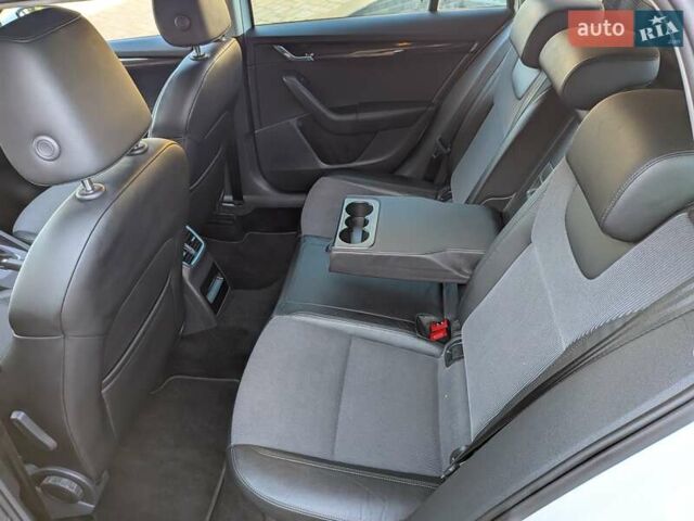 Білий Шкода Октавія, об'ємом двигуна 1.6 л та пробігом 210 тис. км за 14350 $, фото 21 на Automoto.ua