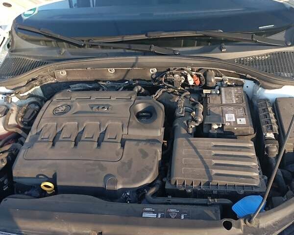 Білий Шкода Октавія, об'ємом двигуна 1.6 л та пробігом 223 тис. км за 15950 $, фото 24 на Automoto.ua