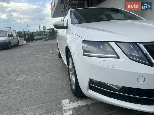Шкода Октавия 2018 в Львове на Automoto.ua Белый Шкода Октавия, объемом двигателя 1.97 л и пробегом 198 тыс. км за 13600 $, фото 37 на Automoto.ua