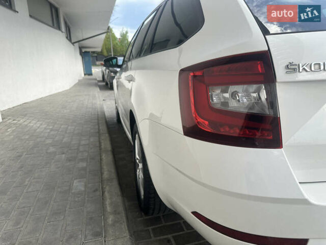 Шкода Октавия 2018 в Львове на Automoto.ua Белый Шкода Октавия, объемом двигателя 1.97 л и пробегом 198 тыс. км за 13600 $, фото 39 на Automoto.ua