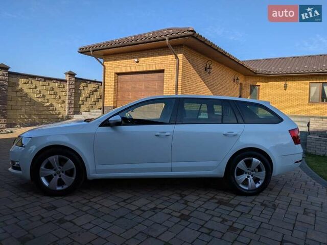 Білий Шкода Октавія, об'ємом двигуна 1.6 л та пробігом 210 тис. км за 14350 $, фото 8 на Automoto.ua