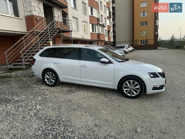 Белый Шкода Октавия, объемом двигателя 1.6 л и пробегом 214 тыс. км за 13500 $, фото 4 на Automoto.ua