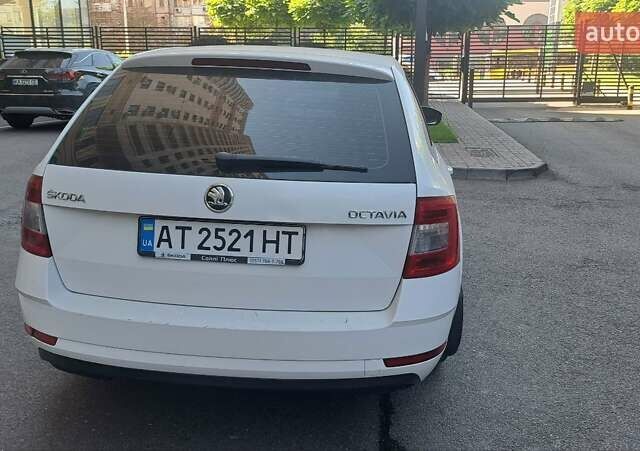 Белый Шкода Октавия, объемом двигателя 1.4 л и пробегом 267 тыс. км за 12263 $, фото 2 на Automoto.ua