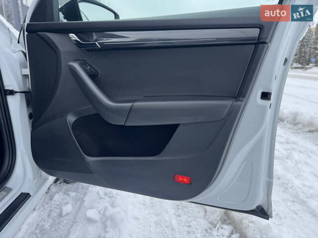 Белый Шкода Октавия, объемом двигателя 1.97 л и пробегом 187 тыс. км за 19200 $, фото 67 на Automoto.ua