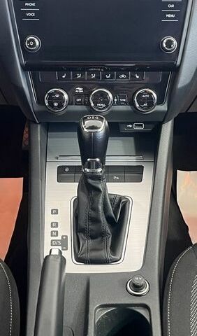 Белый Шкода Октавия, объемом двигателя 1.6 л и пробегом 209 тыс. км за 15150 $, фото 17 на Automoto.ua