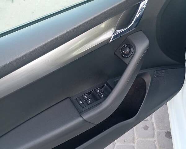 Білий Шкода Октавія, об'ємом двигуна 1.6 л та пробігом 223 тис. км за 15950 $, фото 19 на Automoto.ua