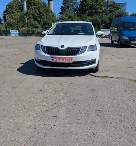 Білий Шкода Октавія, об'ємом двигуна 1.6 л та пробігом 250 тис. км за 11500 $, фото 8 на Automoto.ua