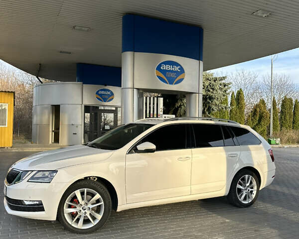 Білий Шкода Октавія, об'ємом двигуна 1.97 л та пробігом 225 тис. км за 15499 $, фото 4 на Automoto.ua