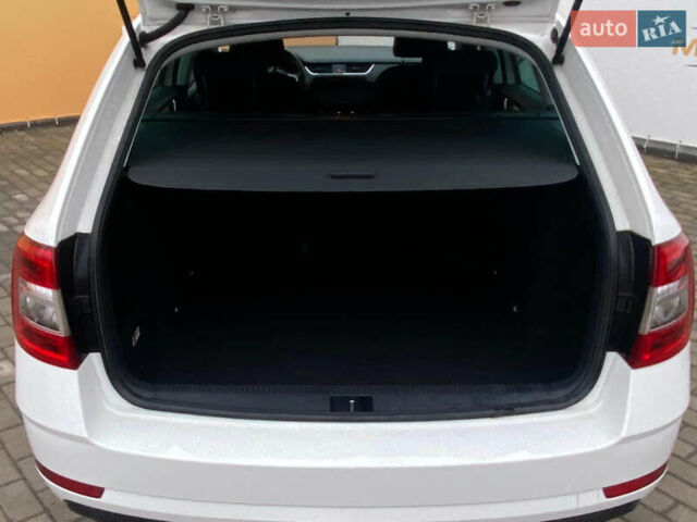 Белый Шкода Октавия, объемом двигателя 1.97 л и пробегом 210 тыс. км за 13999 $, фото 25 на Automoto.ua