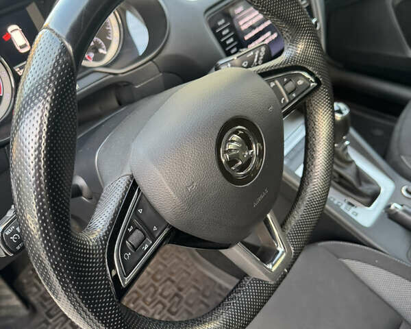 Білий Шкода Октавія, об'ємом двигуна 1.8 л та пробігом 130 тис. км за 16150 $, фото 8 на Automoto.ua