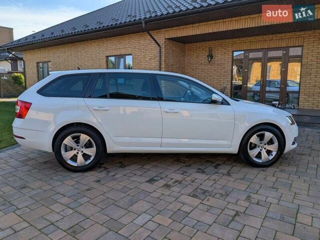 Білий Шкода Октавія, об'ємом двигуна 1.6 л та пробігом 210 тис. км за 14350 $, фото 13 на Automoto.ua