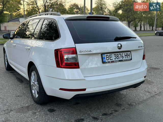 Белый Шкода Октавия, объемом двигателя 1.6 л и пробегом 250 тыс. км за 14000 $, фото 11 на Automoto.ua