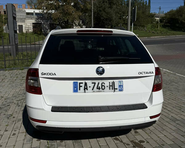 Белый Шкода Октавия, объемом двигателя 1.6 л и пробегом 196 тыс. км за 14200 $, фото 4 на Automoto.ua