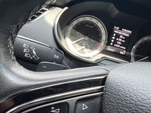 Белый Шкода Октавия, объемом двигателя 2 л и пробегом 209 тыс. км за 16990 $, фото 32 на Automoto.ua