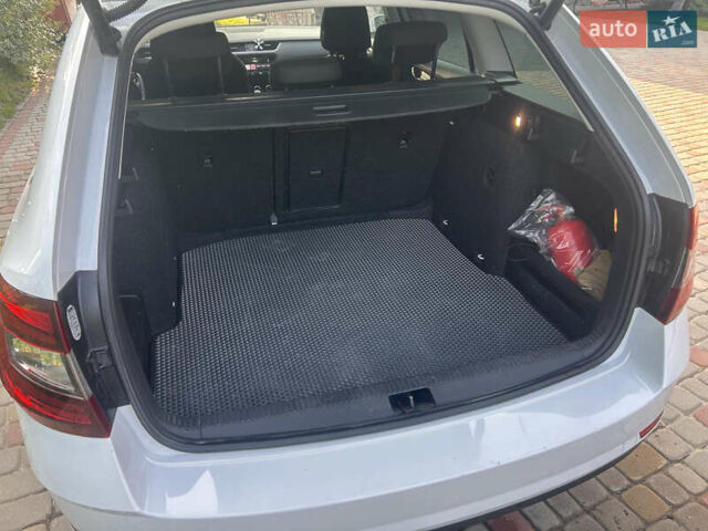 Белый Шкода Октавия, объемом двигателя 1.6 л и пробегом 239 тыс. км за 15000 $, фото 11 на Automoto.ua