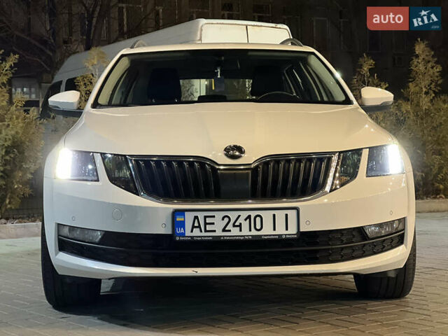 Білий Шкода Октавія, об'ємом двигуна 1.97 л та пробігом 227 тис. км за 15299 $, фото 14 на Automoto.ua