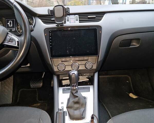 Белый Шкода Октавия, объемом двигателя 1.6 л и пробегом 187 тыс. км за 14500 $, фото 7 на Automoto.ua