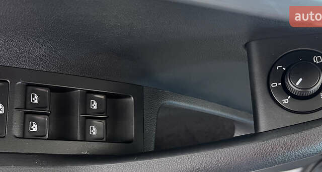 Белый Шкода Октавия, объемом двигателя 1.6 л и пробегом 209 тыс. км за 15950 $, фото 13 на Automoto.ua