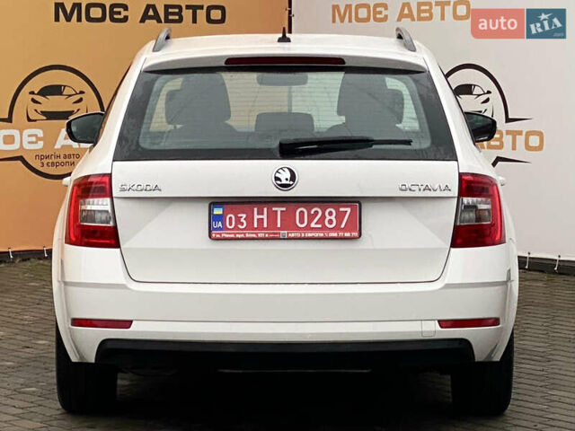 Белый Шкода Октавия, объемом двигателя 1.97 л и пробегом 210 тыс. км за 13999 $, фото 2 на Automoto.ua