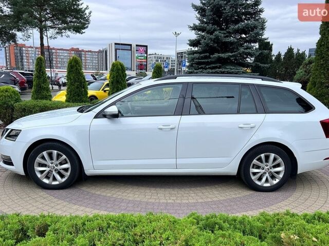 Белый Шкода Октавия, объемом двигателя 1.97 л и пробегом 268 тыс. км за 15900 $, фото 3 на Automoto.ua