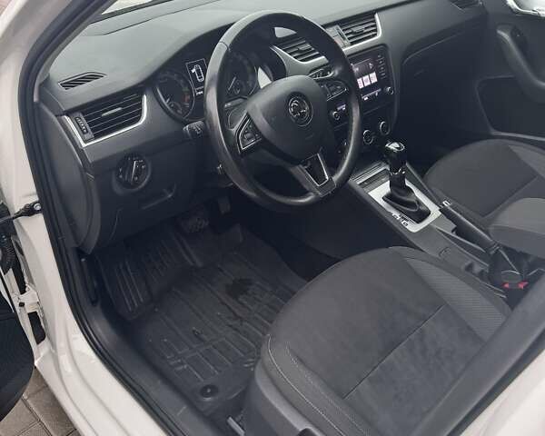 Білий Шкода Октавія, об'ємом двигуна 1.98 л та пробігом 279 тис. км за 15900 $, фото 16 на Automoto.ua
