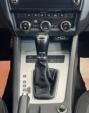 Белый Шкода Октавия, объемом двигателя 1.6 л и пробегом 209 тыс. км за 15950 $, фото 19 на Automoto.ua